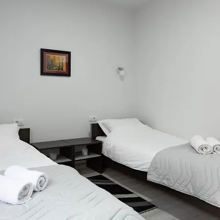 Bozic 2018 Motel *